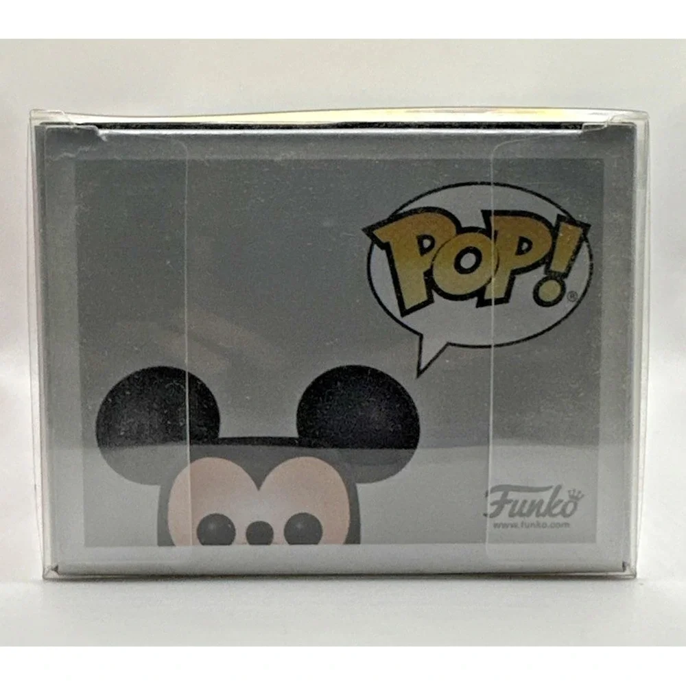 Apprentice Mickey Disney 90 Years The True Original Funko Pop #426 in Protector